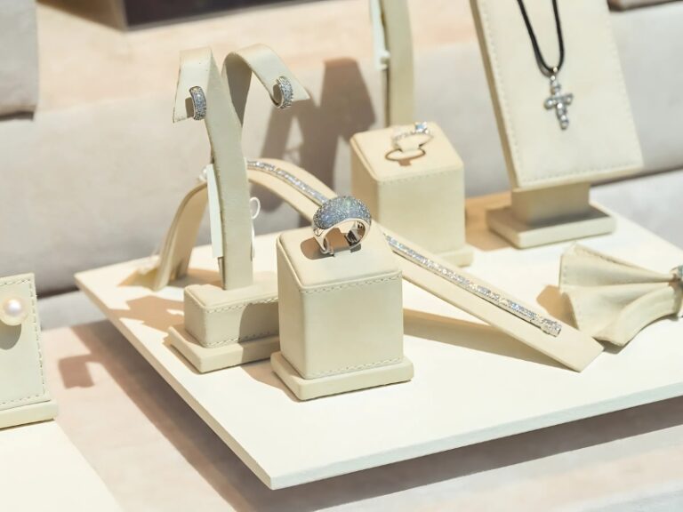 Các loại trang sức sang trọng tại E Jewelry