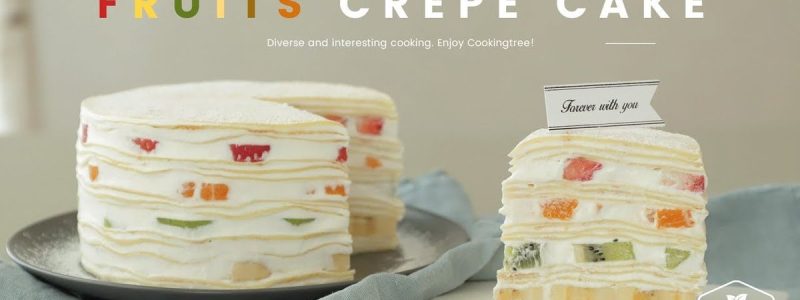 Bánh crepe trái cây nhiều tầng tại tiệm Honey Bakery